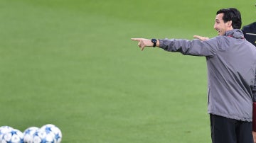 Unai Emery, durante el entrenamiento del Sevilla