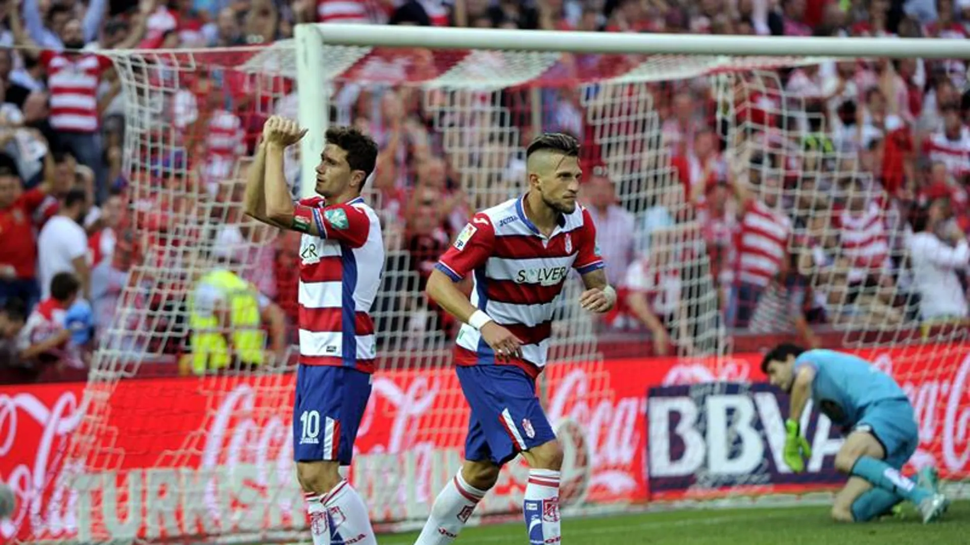 Piti consigue un empate muy valioso para el Granada frente al Deportivo Piti consigue un empate muy valioso para el Granada frente al Deportivo