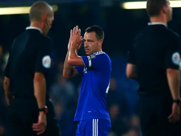 John Terry aplaude a Stamford Bridge John Terry aplaude a Stamford Bridge