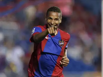 Deyverson da la victoria al Levante frente al Villarreal Deyverson da la victoria al Levante frente al Villarreal