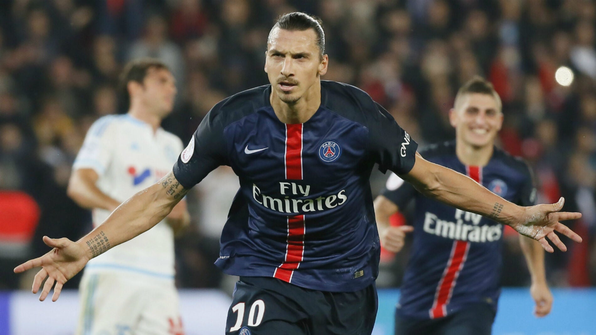 Ibrahimovic celebra un gol contra el Marsella
