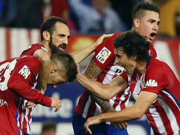 Vietto da el empate al Atleti frente al Real Madrid en el Calderón Vietto da el empate al Atleti frente al Real Madrid en el Calderón