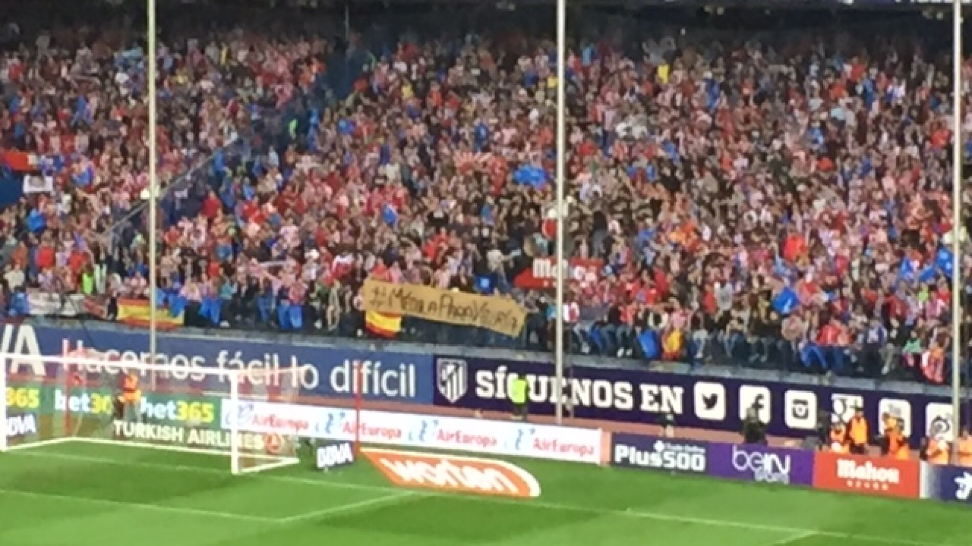 La pancarta del Frente Atl&eacute;tico de apoyo a Valeria