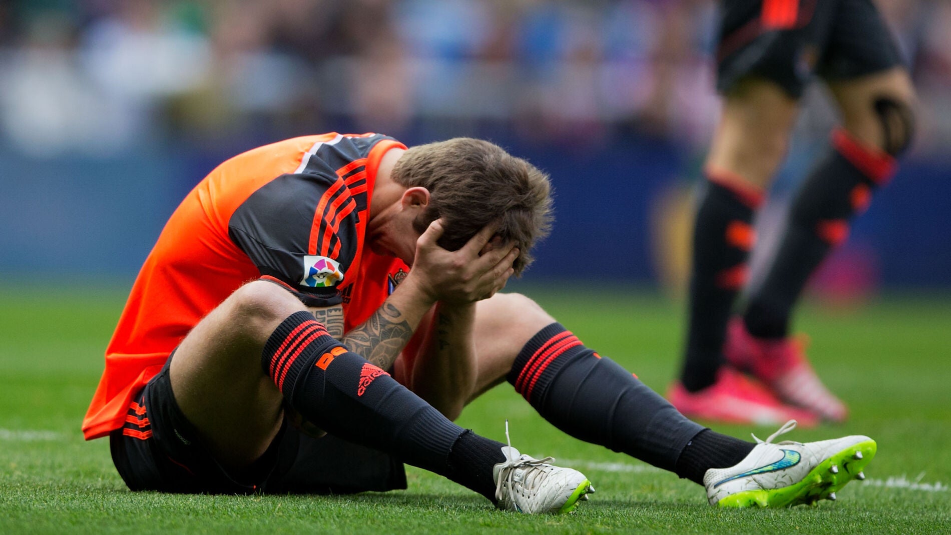 I&ntilde;igo Mart&iacute;nez se lamenta durante un encuentro con la Real Sociedad