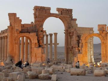 Palmira se queda sin su Arco del Triunfo romano (05-10-2015)