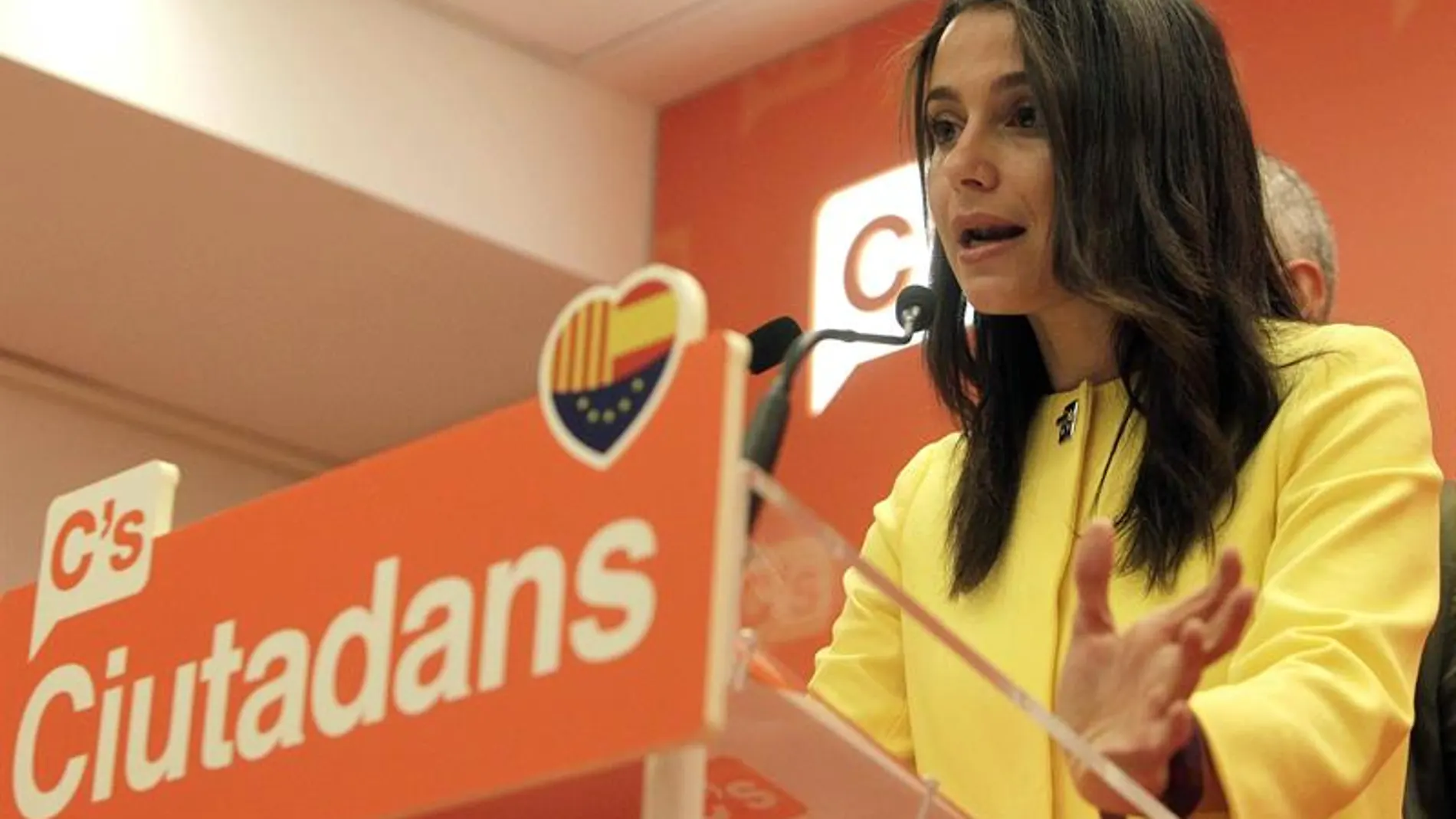 Inés Arrimadas, líder de Ciudadanos en Cataluña, durante una rueda de prensa