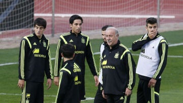 Del Bosque dirige el entrenamiento en Las Rozas