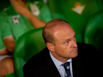 Pepe Mel, en el banquillo del Betis Pepe Mel, en el banquillo del Betis