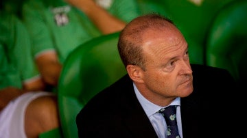 Pepe Mel, en el banquillo del Betis