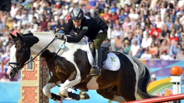 Un jinete y su caballo, durante una prueba