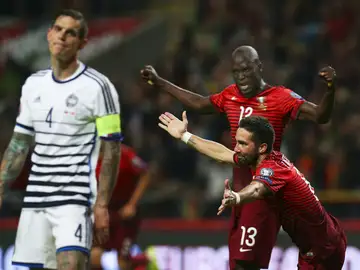 Moutinho celebra su gol ante Dinamarca Moutinho celebra su gol ante Dinamarca