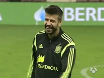 Piqué sonríe en Las Gaunas Piqué sonríe en Las Gaunas