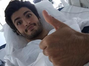 Sainz, en la cama del hospital