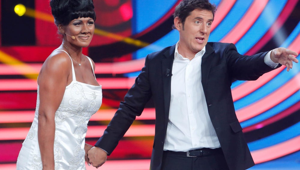 El jurado se emociona con la imitación de Rosa López