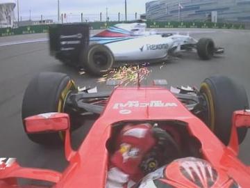 Kimi Raikkonen se lleva por delante a Bottas