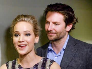 Jennifer Lawrence junto a Bradley Cooper