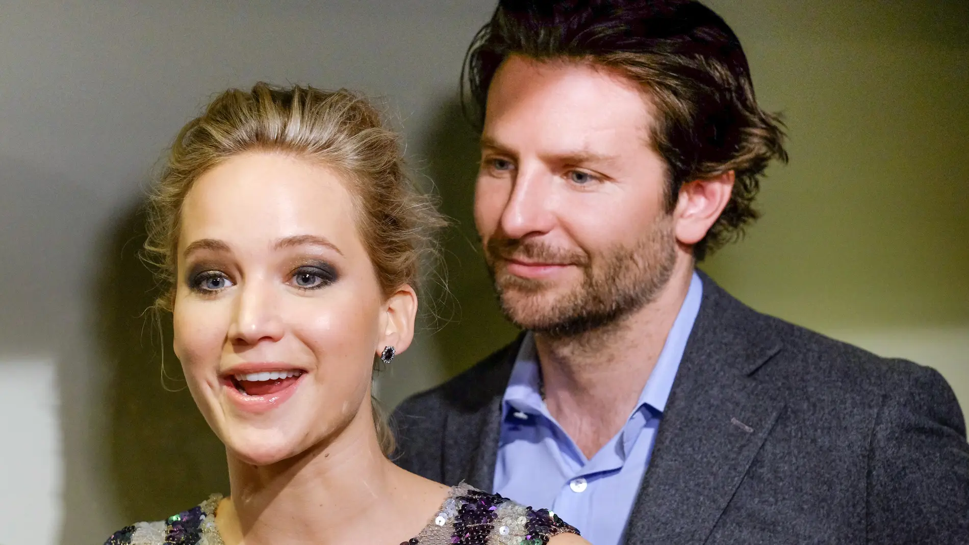 Jennifer Lawrence junto a Bradley Cooper