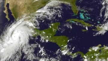 Vista del huracán Patricia en su aproximación a la costa de México