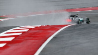 Rosberg lidera unos Libres 1 de Austin pasados por agua con Sainz cuarto y Alonso noveno