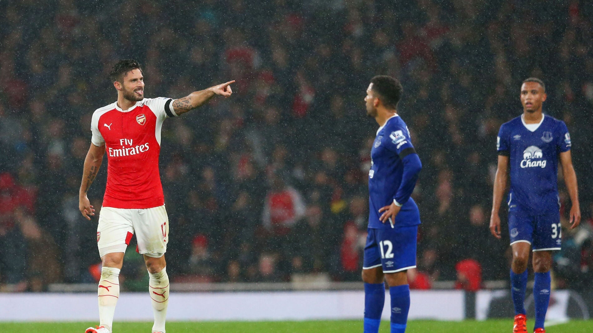Olivier Giroud celebra un gol frente al Everton