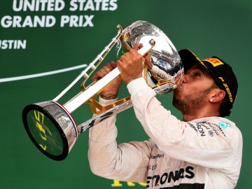 Hamilton celebra el Mundial de F1