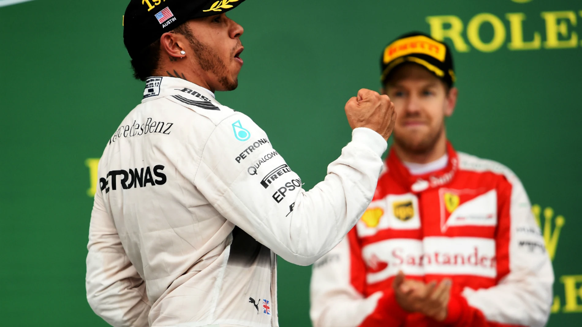 Lewis celebra su Mundial delante de Vettel