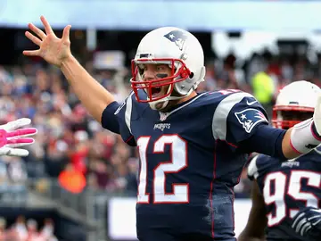 Tom Brady celebra la victoria de los Patriots Tom Brady celebra la victoria de los Patriots