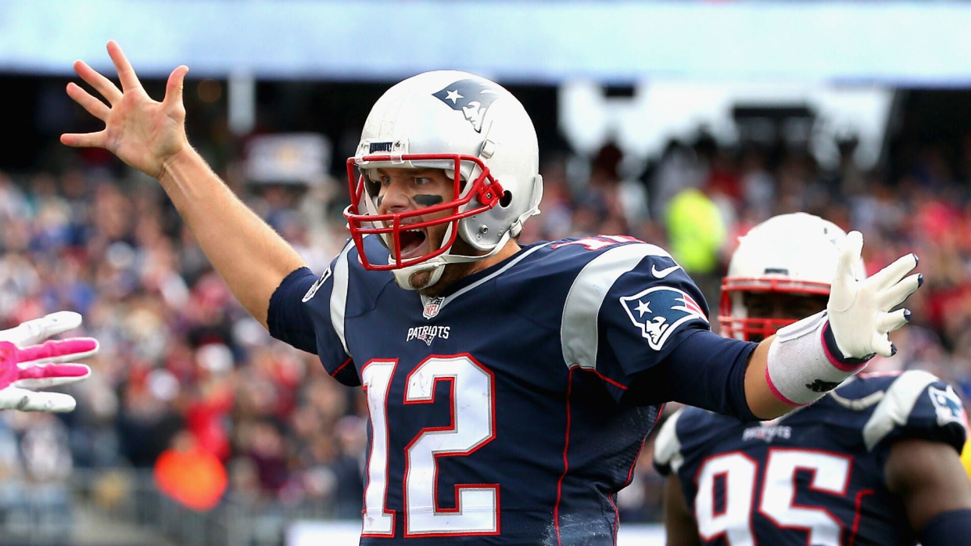 Tom Brady celebra la victoria de los Patriots