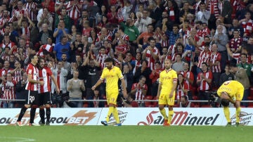 Aduriz celebra uno de sus goles ante el Sporting