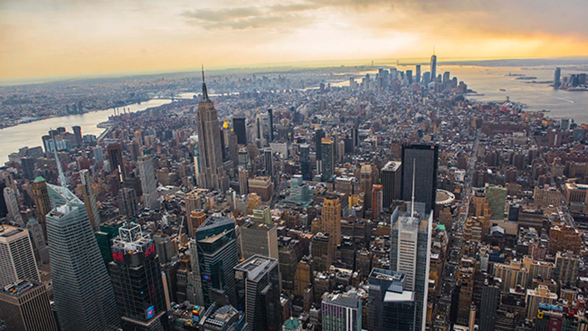 Imagen panorámica de la ciudad de Manhattan (EEUU). Imagen panorámica de la ciudad de Manhattan (EEUU).