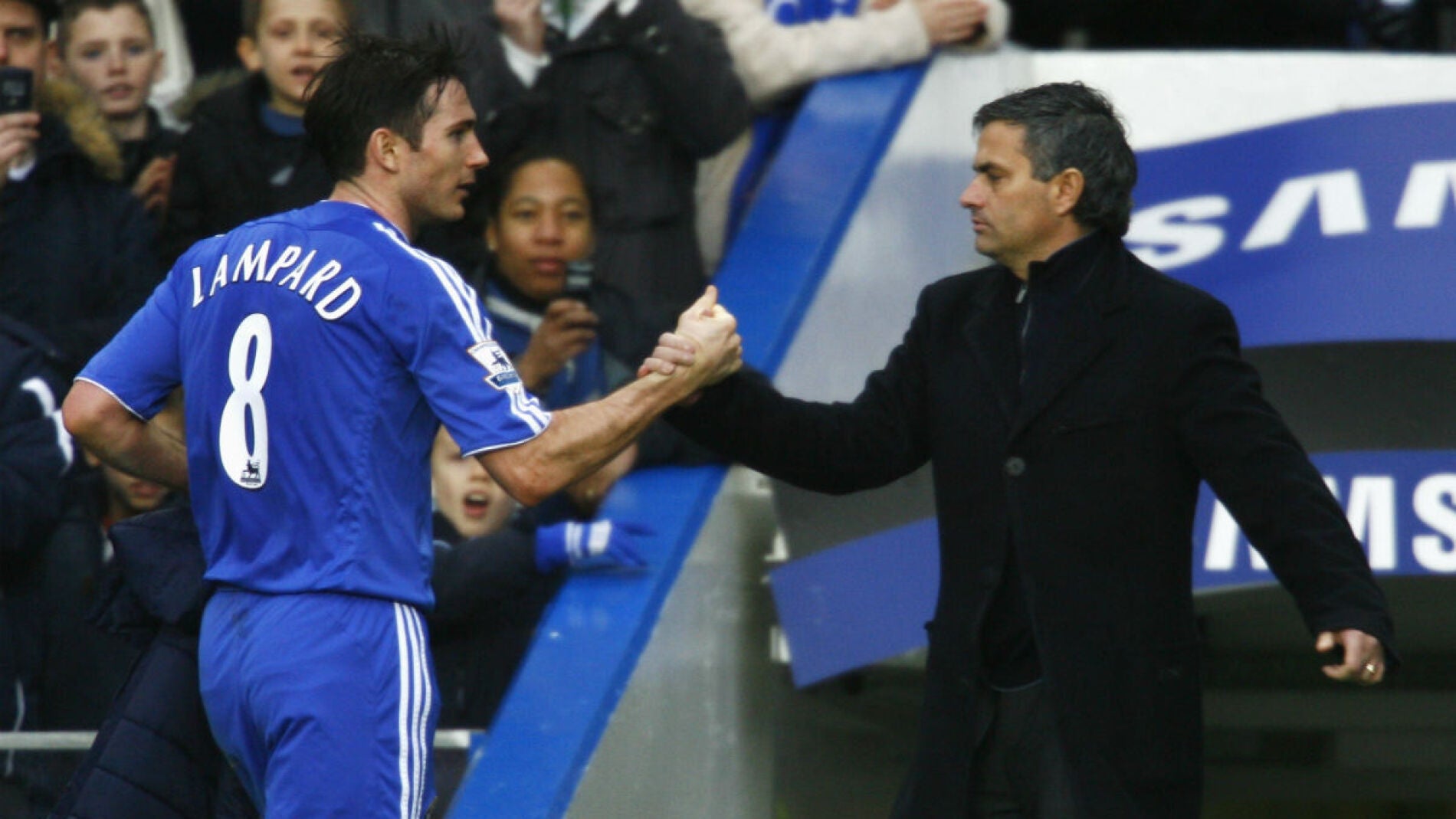 Lampard saluda a Mourinho en su &eacute;poca juntos en el Chelsea