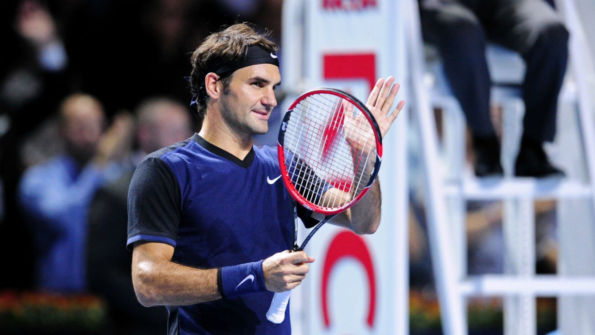 Federer aplaude al p&uacute;blico suizo