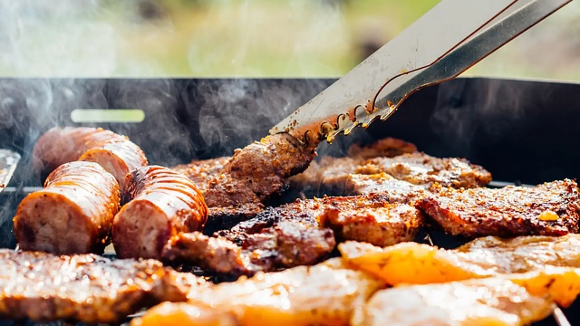 Esta carne está mejor si la marinas con cerveza. De verdad de la buena.