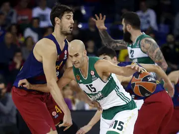 Tomic frena el avance de Nick Calathes Tomic frena el avance de Nick Calathes