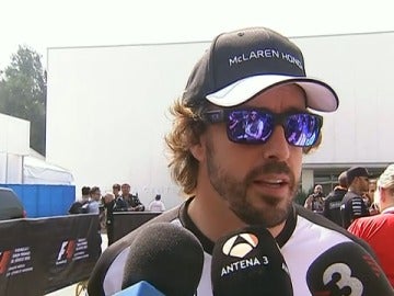 Fernando Alonso, con los medios de comunicación