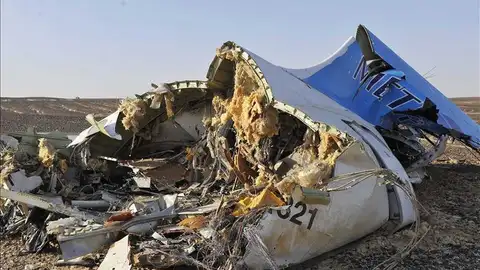 Restos del avión ruso siniestrado en Egipto Restos del avión ruso siniestrado en Egipto