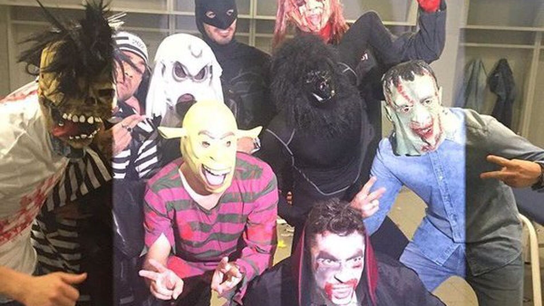 Jugadores del F.C Barcelona disfrazados en el Coliseum Alfonso P&eacute;rez