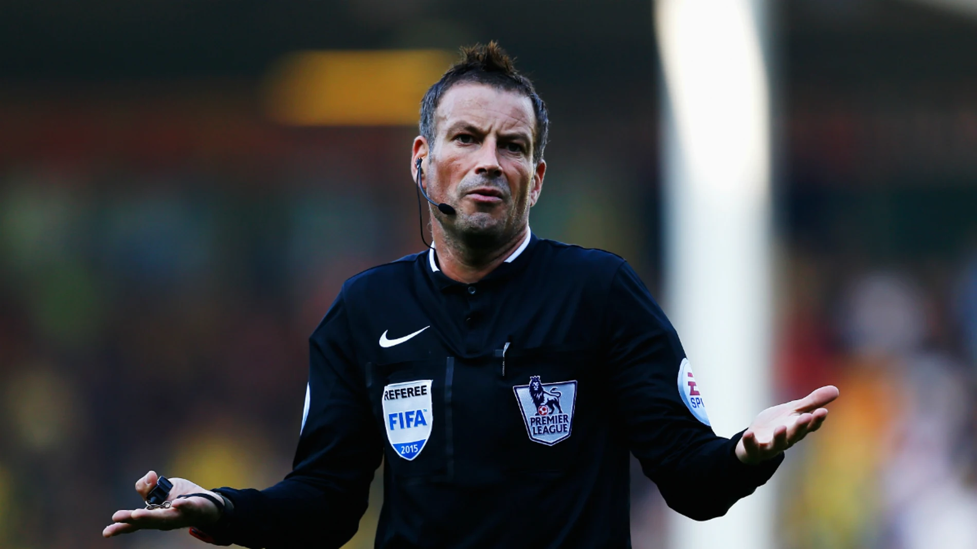 Mark Clattenburg, durante un encuentro de la Premier