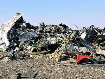 Restos del avión ruso siniestrado en la península del Sinaí