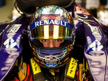 Sainz, en el cockpit de su Toro Rosso