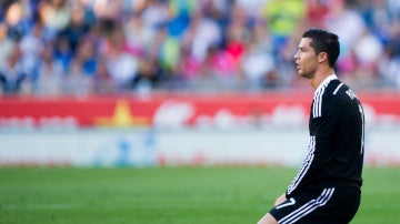 Cristiano Ronaldo se lamenta durante un partido del Real Madrid