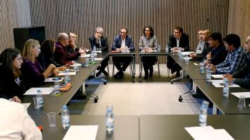 Vista de la reunión de CDC y ERC