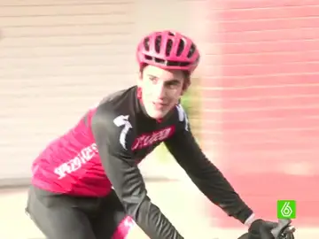 Marc Márquez, saliendo a montar en bici Marc Márquez, saliendo a montar en bici