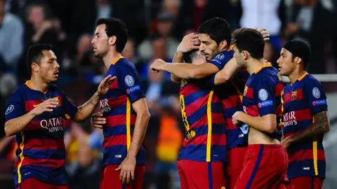 JUgadores del Barcelona celebrando un tanto JUgadores del Barcelona celebrando un tanto