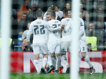 Celebración del gol de Nacho ante el PSG