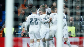 Celebración del gol de Nacho ante el PSG