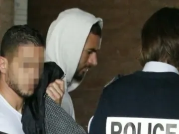 Benzema sale del juzgado tras declarar Benzema sale del juzgado tras declarar