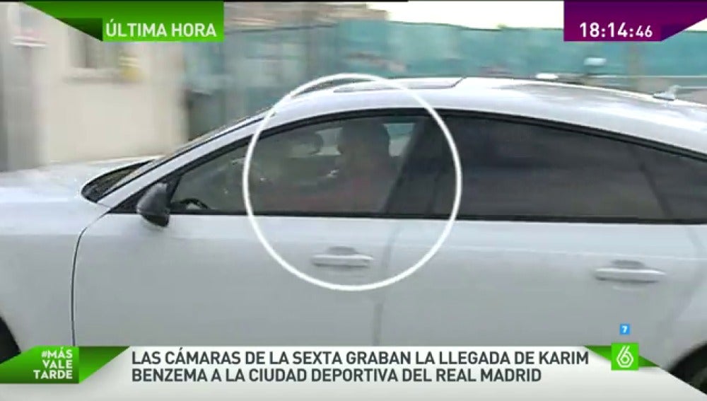 Frame 5.480254 de: Karim Benzema llega a la Ciudad Deportiva del Madrid tras su imputación
