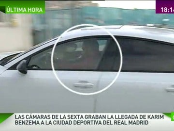 Frame 5.480254 de: Karim Benzema llega a la Ciudad Deportiva del Madrid tras su imputación