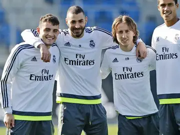 Benzema, con Kovacic, Modric y Varane Benzema, con Kovacic, Modric y Varane